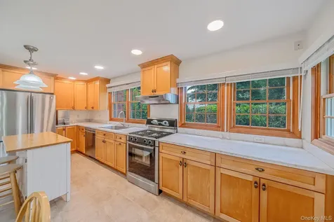75 Champlin Avenue Bellport NY 11713