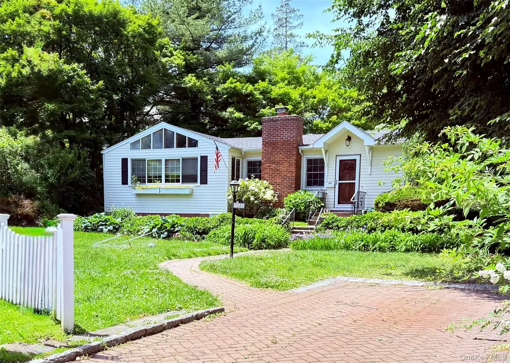 12 Ervilla Drive Larchmont NY 10538