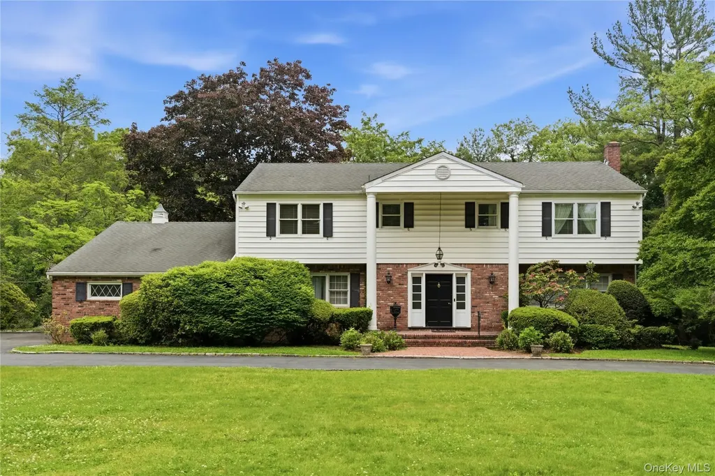 14 Oak Lane Old Brookville NY 11545
