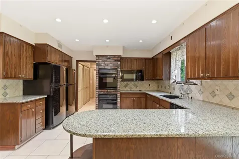 14 Oak Lane Old Brookville NY 11545