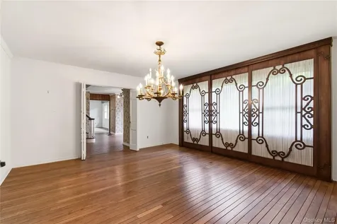 14 Oak Lane Old Brookville NY 11545