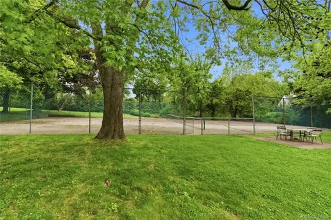 14 Oak Lane Old Brookville NY 11545