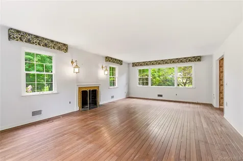 14 Oak Lane Old Brookville NY 11545