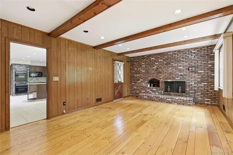 14 Oak Lane Old Brookville NY 11545