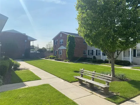 212 Kensington Lane Bethpage NY 11714