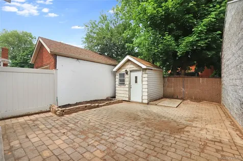129 Bionia Avenue Staten Island NY 10305