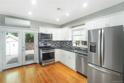 129 Bionia Avenue Staten Island NY 10305