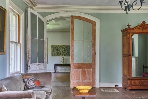 31 Chestnut Street Rhinebeck NY 12572