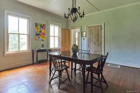 31 Chestnut Street Rhinebeck NY 12572