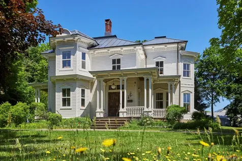 31 Chestnut Street Rhinebeck NY 12572