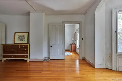 31 Chestnut Street Rhinebeck NY 12572