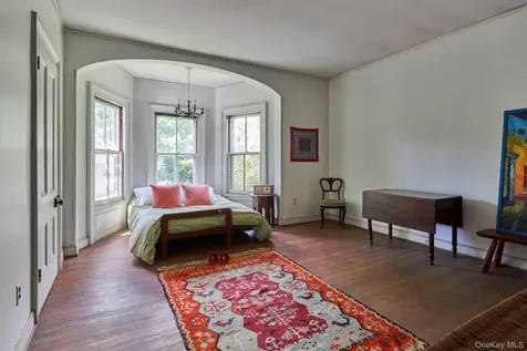 31 Chestnut Street Rhinebeck NY 12572