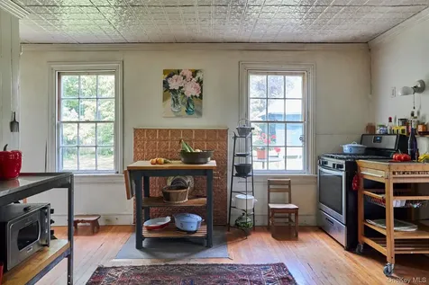 31 Chestnut Street Rhinebeck NY 12572