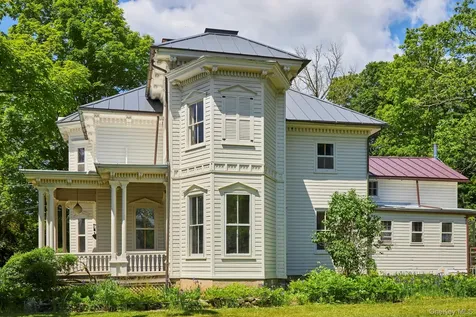 31 Chestnut Street Rhinebeck NY 12572