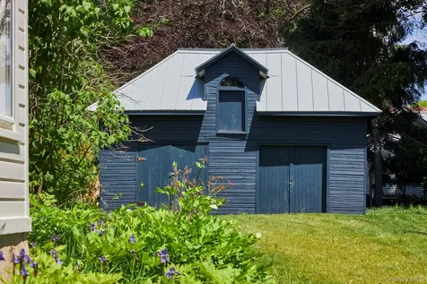 31 Chestnut Street Rhinebeck NY 12572