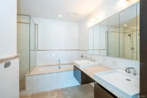 175 Huguenot Street New Rochelle NY 10801
