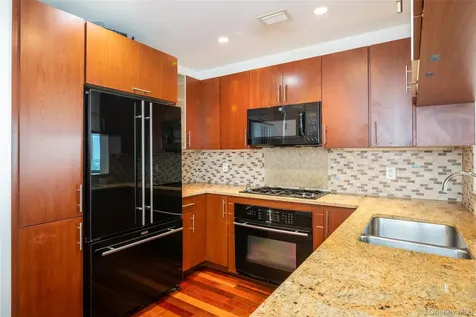 175 Huguenot Street New Rochelle NY 10801