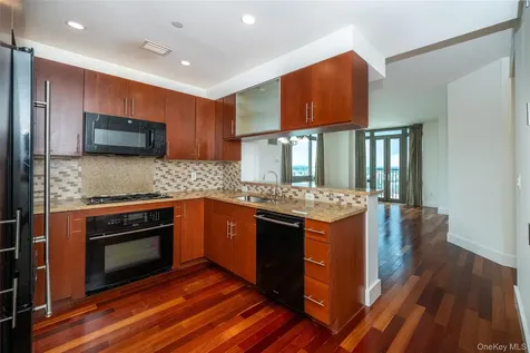 175 Huguenot Street New Rochelle NY 10801