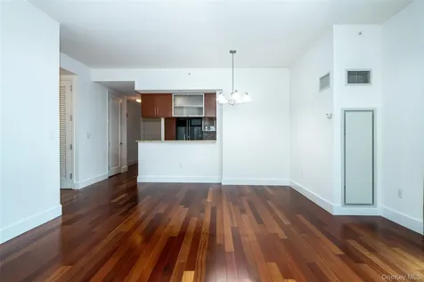 175 Huguenot Street New Rochelle NY 10801