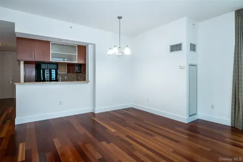 175 Huguenot Street New Rochelle NY 10801