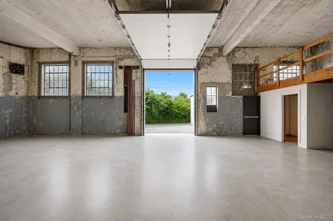 31 New Haven Railroad Street Mount Vernon NY 10550