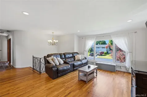 129 Sherman Street Brentwood NY 11717