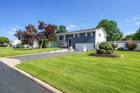 129 Sherman Street Brentwood NY 11717