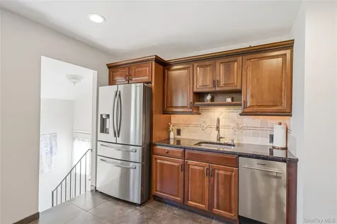 129 Sherman Street Brentwood NY 11717