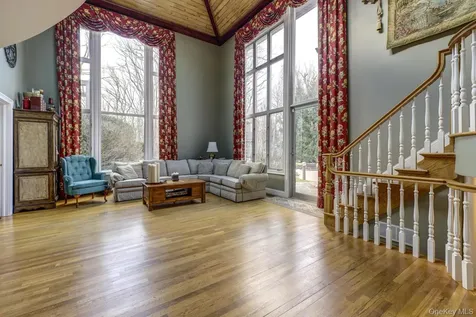 121 Laurel Lane Laurel Hollow NY 11791