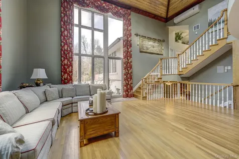 121 Laurel Lane Laurel Hollow NY 11791