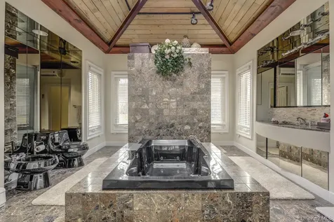 121 Laurel Lane Laurel Hollow NY 11791