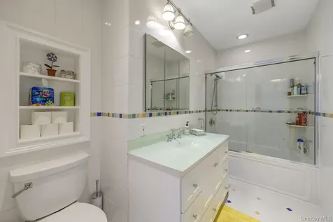 121 Laurel Lane Laurel Hollow NY 11791