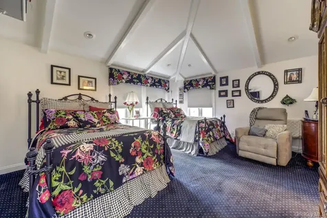 121 Laurel Lane Laurel Hollow NY 11791