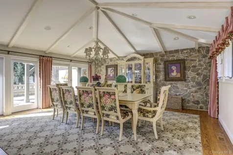 121 Laurel Lane Laurel Hollow NY 11791