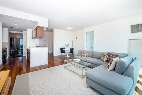 175 Huguenot Street New Rochelle NY 10801