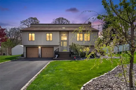 3 Arlington Drive Harriman NY 10926
