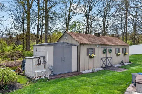 3 Arlington Drive Harriman NY 10926