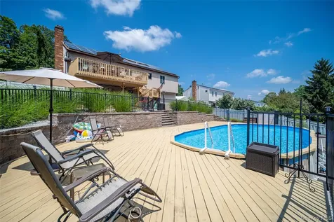 3 Arlington Drive Harriman NY 10926