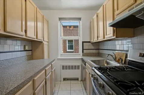 279 N Broadway Yonkers NY 10701