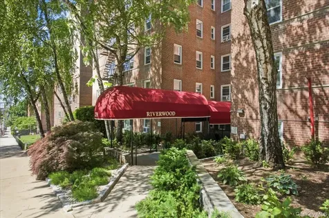 279 N Broadway Yonkers NY 10701