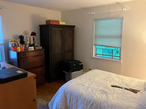 11 Harmony Lane Glen Cove NY 11542