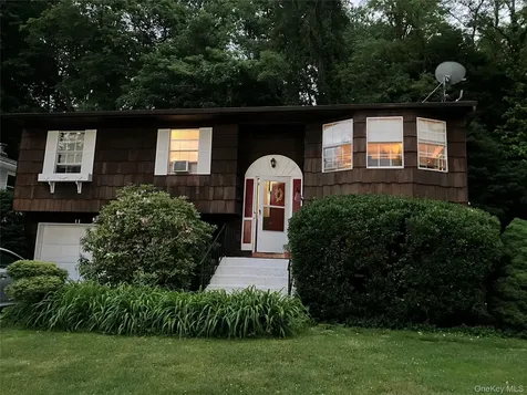 11 Harmony Lane Glen Cove NY 11542