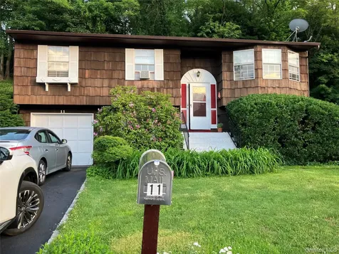 11 Harmony Lane Glen Cove NY 11542