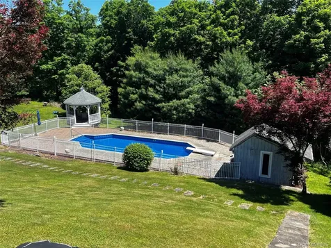 316 Forest Valley Road Pleasant Valley NY 12569