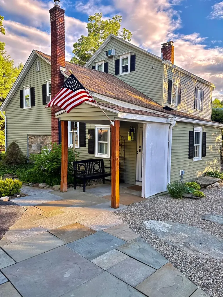 2303 Salt Point Turnpike Clinton Corners NY 12514