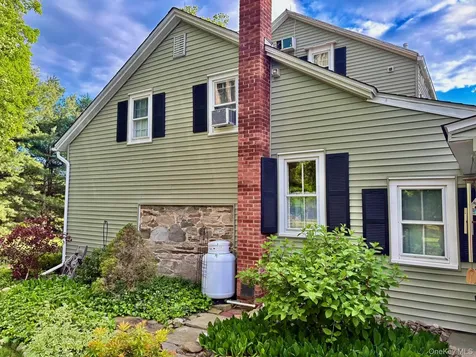 2303 Salt Point Turnpike Clinton Corners NY 12514