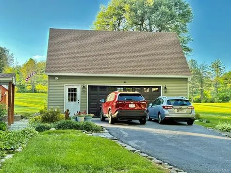 2303 Salt Point Turnpike Clinton Corners NY 12514