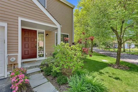 127 Stone Bridge Square Chappaqua NY 10514