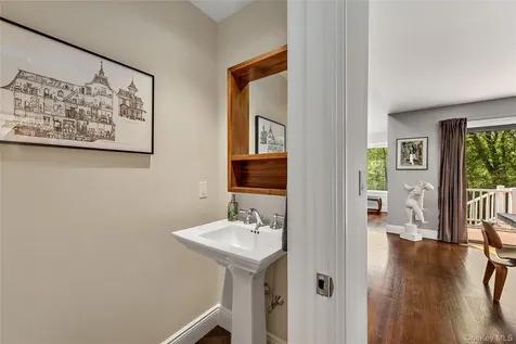 127 Stone Bridge Square Chappaqua NY 10514