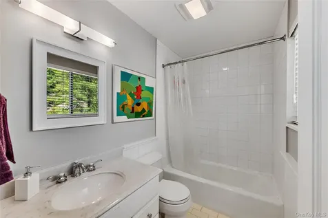 127 Stone Bridge Square Chappaqua NY 10514